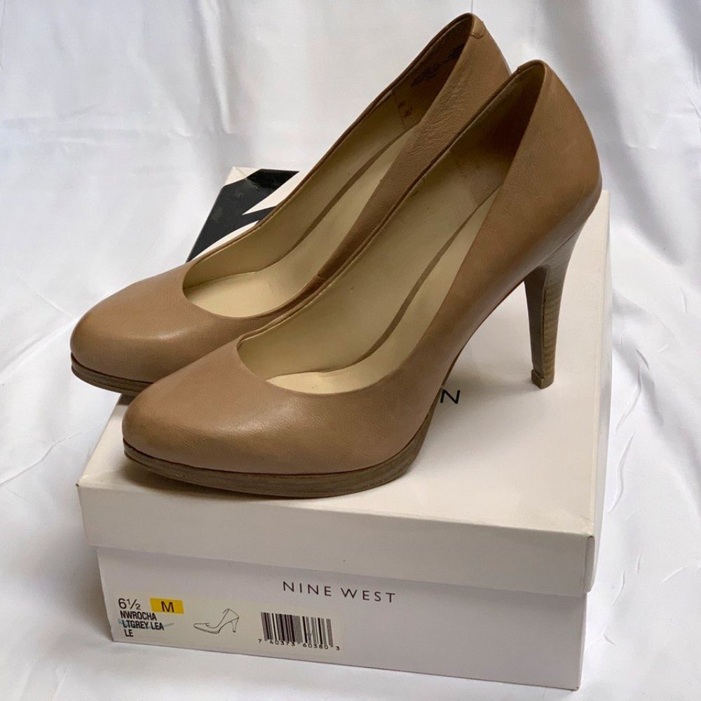 Nine West Rocha Taupe Nude Leather Heels Pumps New in Box